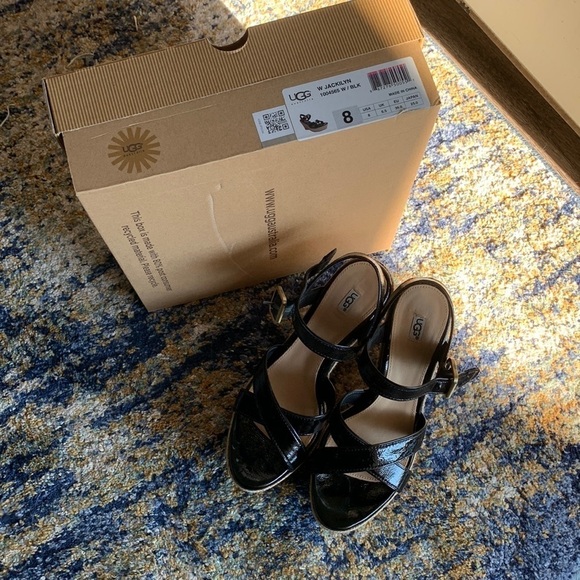 UGG Jackilyn Black Patent leather wedges - Picture 1 of 11